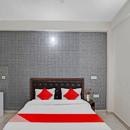 Hotel O Avs Hotel & Restaurant Noida Exterior photo